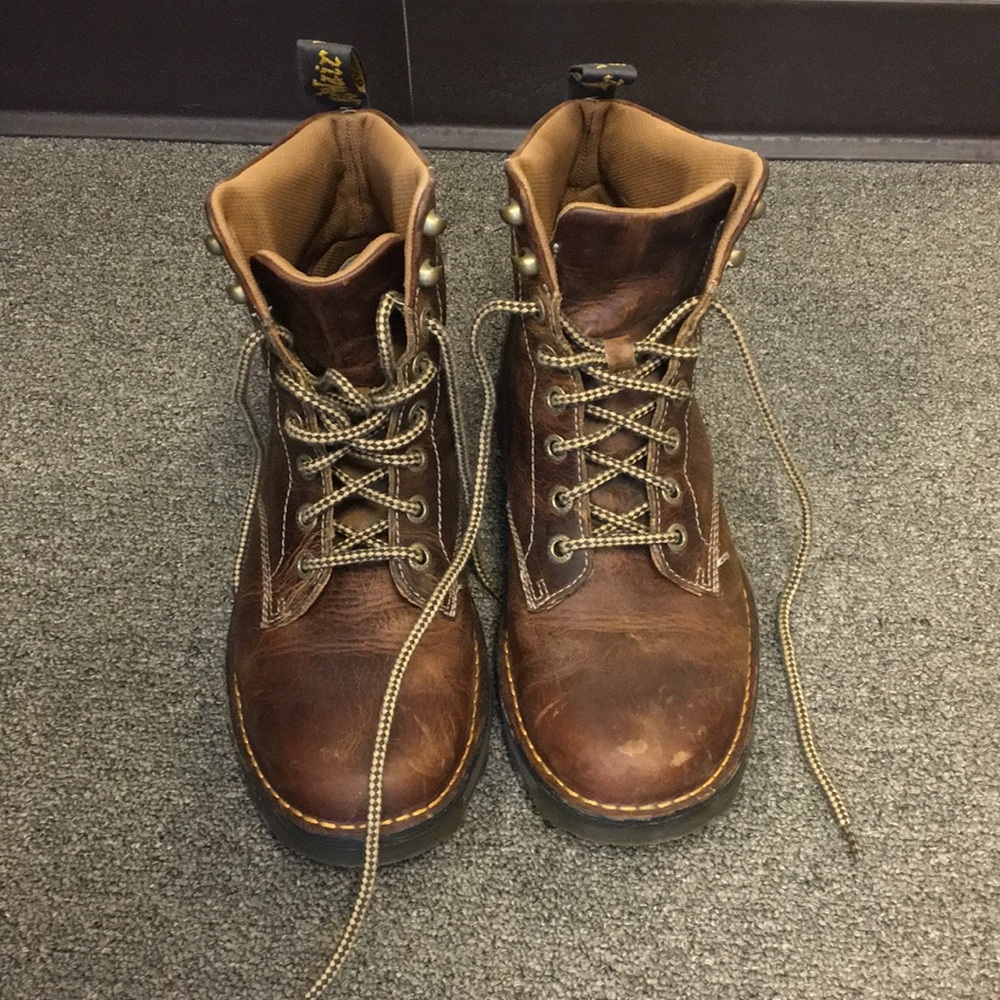 Dr. Martens distressed leatherMens size 10m boots